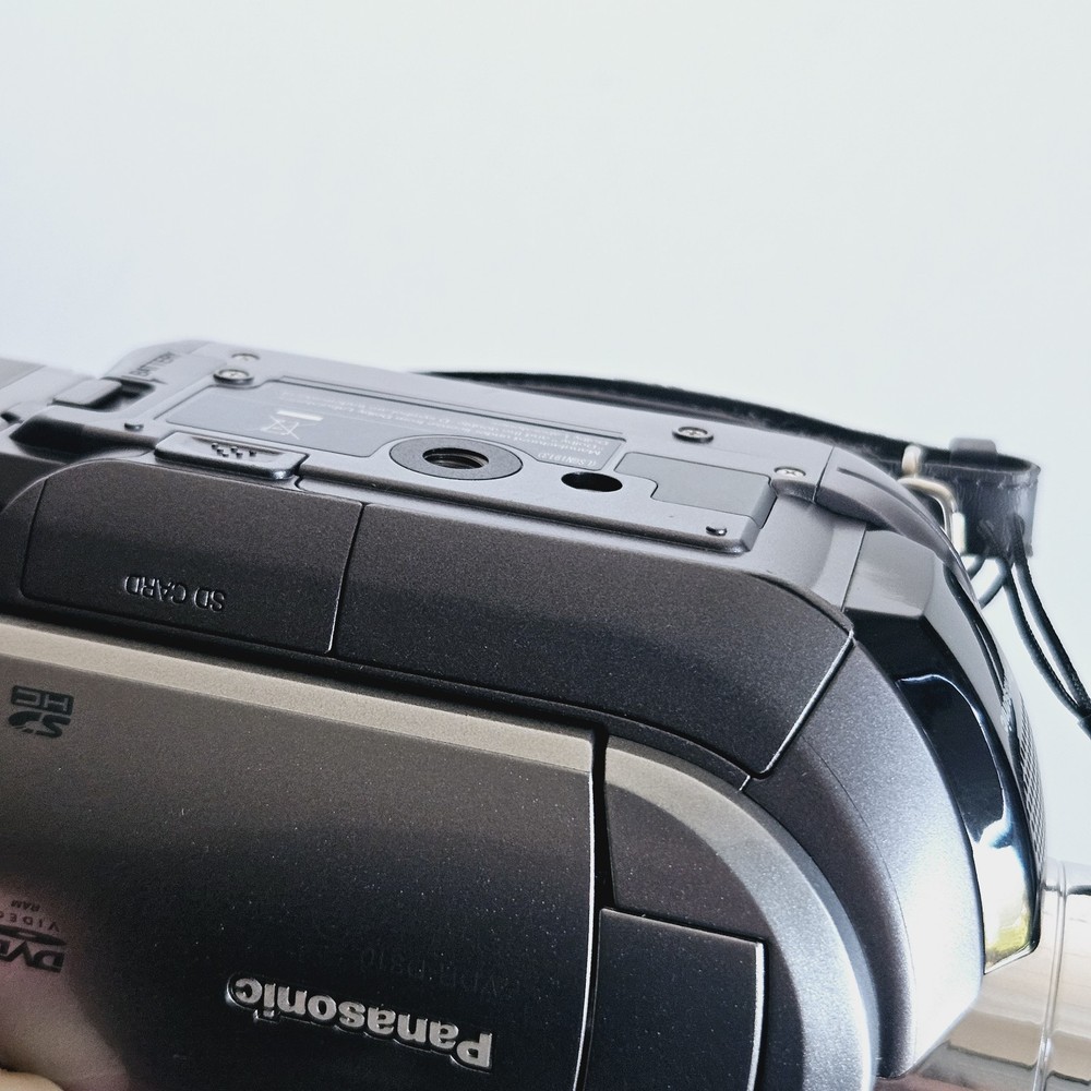 Panasonic VDR-D310 Compact DVD Camcorder SDHC Silver 3.1MP - Tested Working