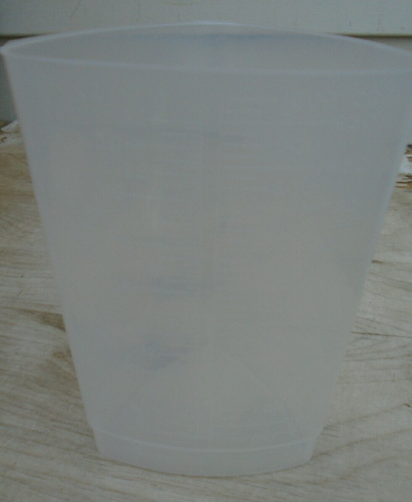 10 Medegen Triangular Graduated Graduates Measuring Container 32oz 1000ml USA