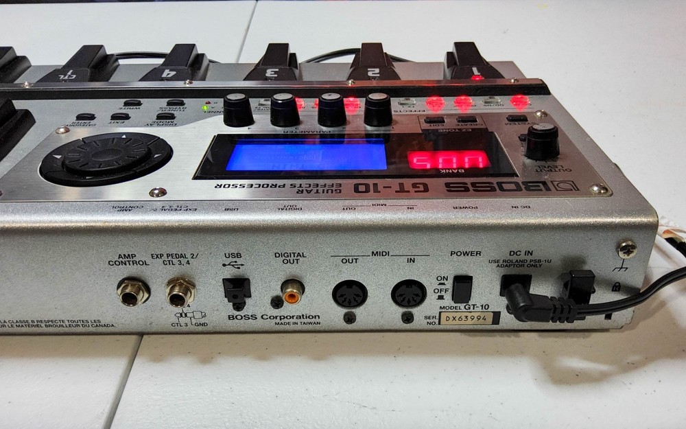 🎸 BOSS GT-10 Guitar Effects Processor - w/ Power Adapter – Fully Functional!
