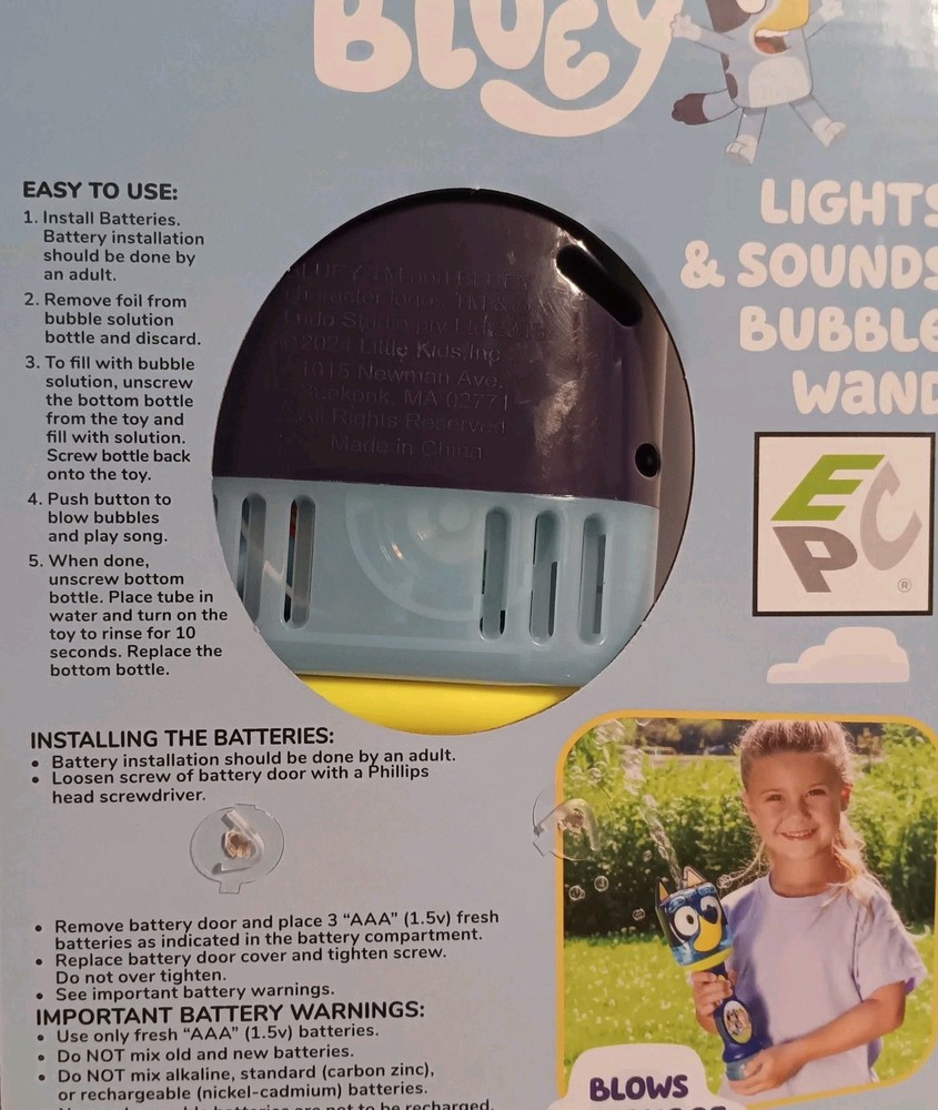 BLUEY Lights & Sound Bubble Wand, Includes Bubble Solution plays music New