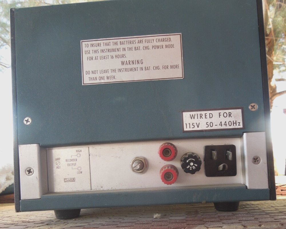 FLUKE 887A AC/DC DIFFERENTAL VOLTMETER