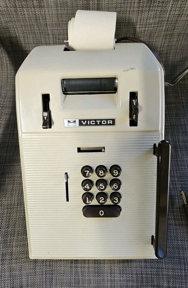 Victor 78254 10 Key Adding Machine. Power tested Antique