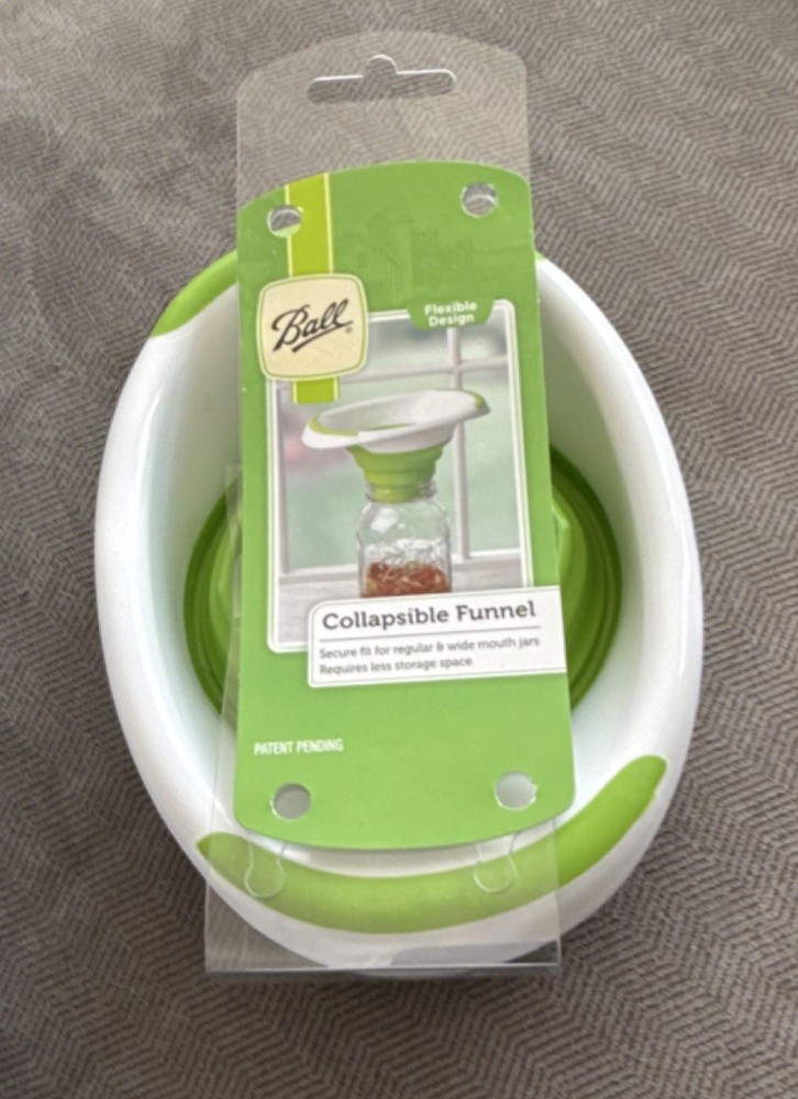 Ball Collapsible Funnel Green and White Plastic Flexible Kitchen Tool