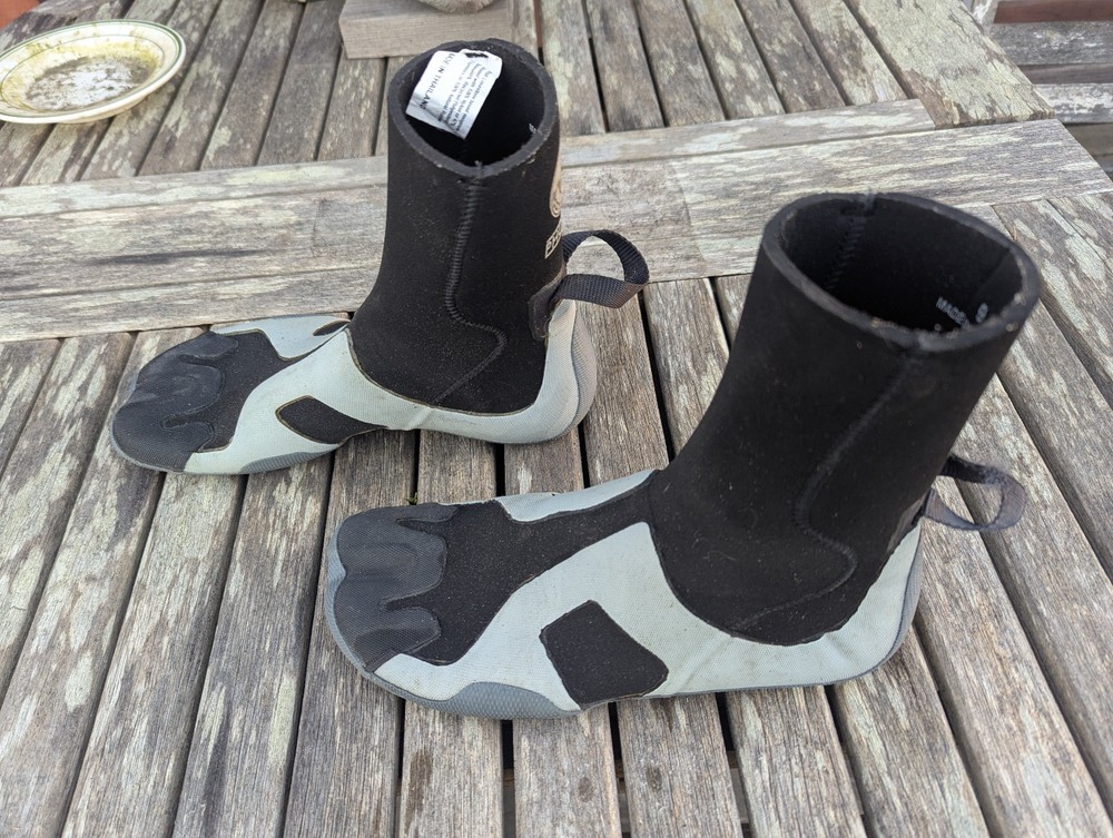 Body Glove Wetsuit Booties mens 9 Phoenix 5mm split toe