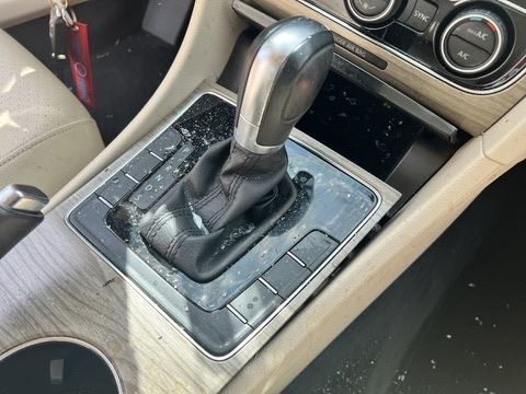 PASSAT 2016 Fuse Box Cabin 104808198