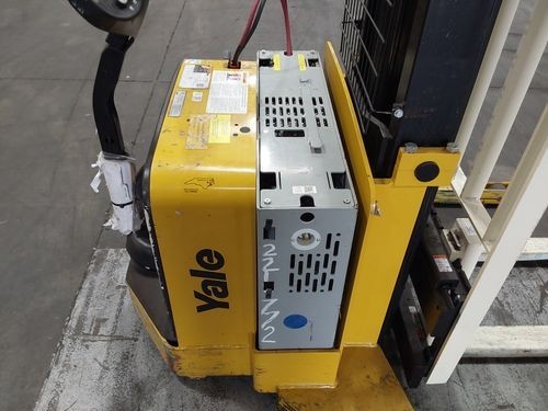 2024 YALE MSW040 -- 4,000 LB. CAPACITY | ELECTRIC STACKER