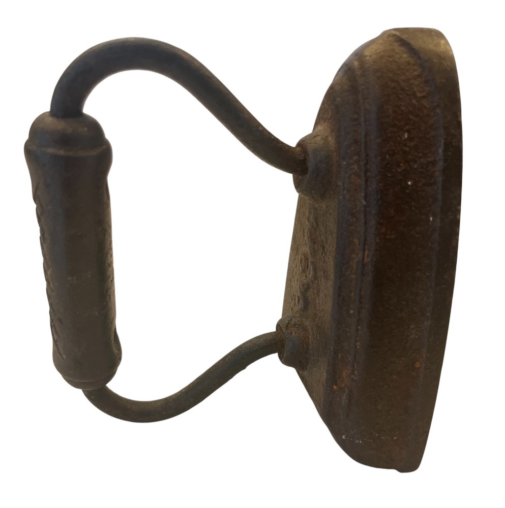 Antique Cast Iron Sad Iron B&CO #5