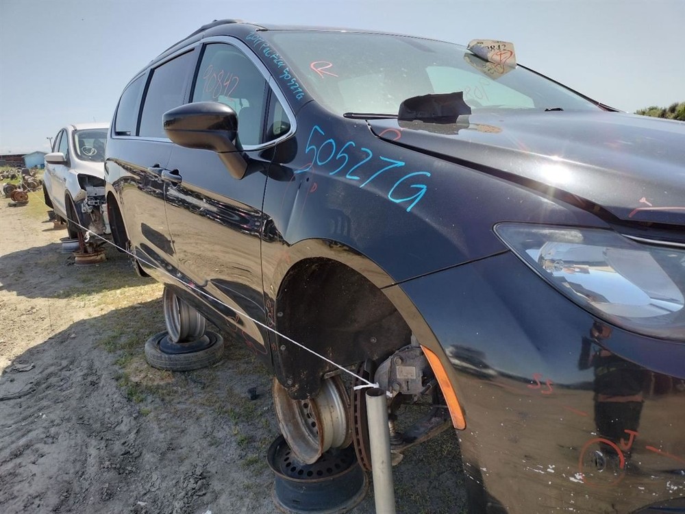 LEFT BLK ROCKER PANEL MOULDING OEM 2017 CHRYSLER PACIFICA