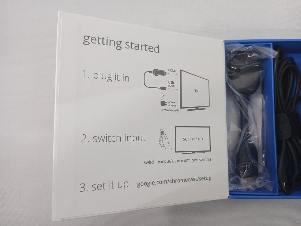 GOOGLE CHROMECAST 1ST GENERATION H2G2-42 STREAMING MEDIA PLAYER