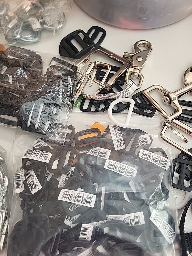 Colored Plastic Buckles 4.5lbs Various Sizes + Random Hardware Pet Supplies