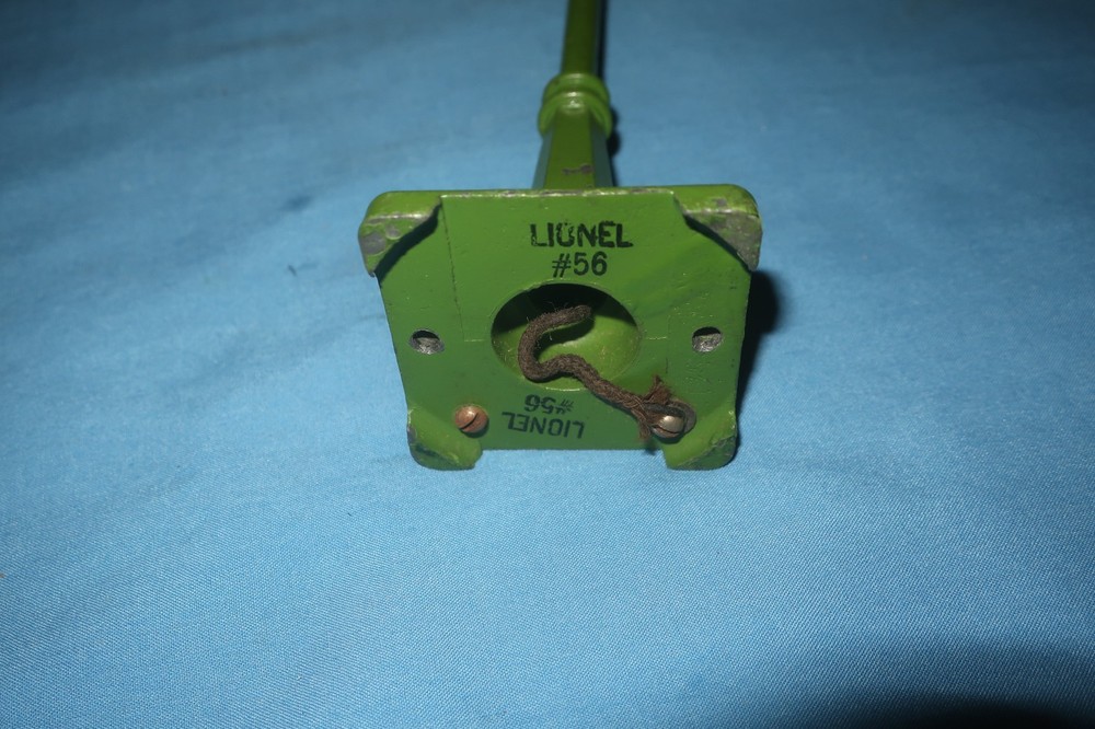 Lionel #56 Street Light Lamp Post. Working. Missing Top