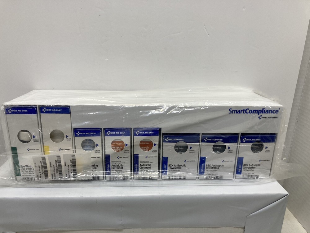 SmartCompliance First Aid Only, 22 first aid-wipes, bandages, compress, burn,ect