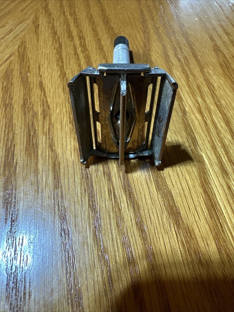 Vintage Gillette Black Tip Safety Razor