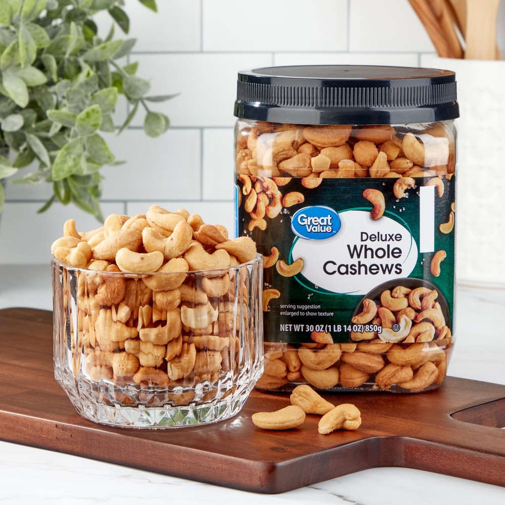 Deluxe Cashews, 30 oz