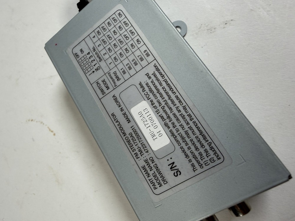 FM Modulator Stereo Radio RCA AUX Input Adapter Wired