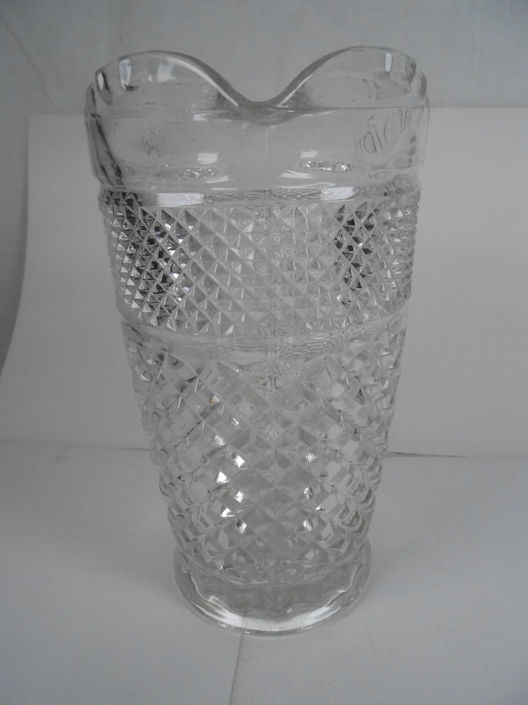 Anchor Hocking Wexford Pitcher Pressed Glass Diamond Pattern 64 Oz 9in