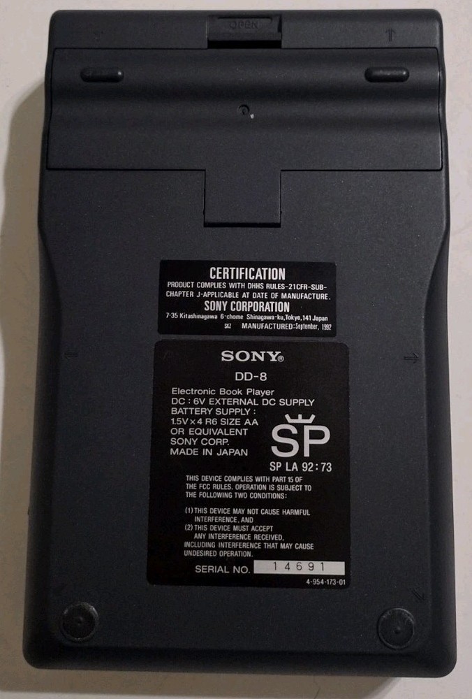 Sony DD-8 Electronic Book Player Multi-Media Data Discman w/ Case & Spanish Disk