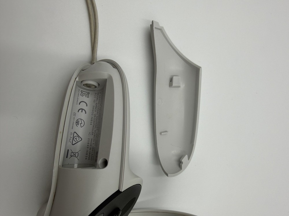 Genuine Oculus Meta Quest 2 Right Controller OEM White Tested Working