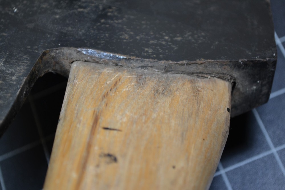 TRUE TEMPER - BROAD AXE - FLINT EDGE - NEW OLD STOCK WITH ORIGINAL HANDLE