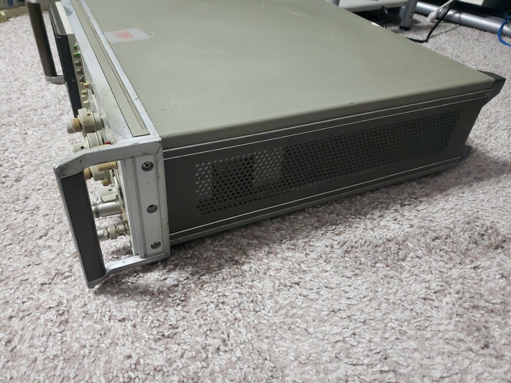 HP 853A 2427A03679 Spectrum Analyzer Display W/ Module 8558B