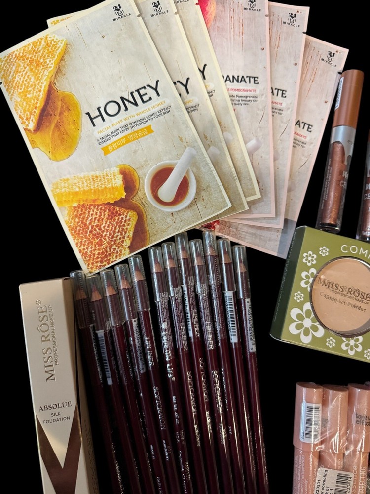 Mixed MAKEUP Lot 36 Piece