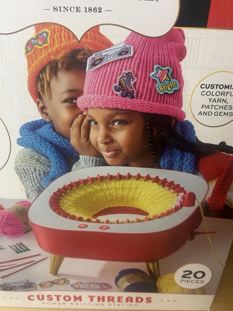 FAO Schwarz Powered Toy Knitting Station