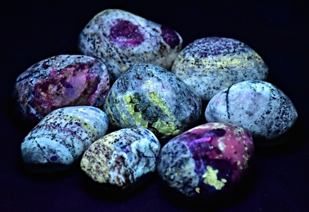 Beautiful Fluorescent Afghanite Tumbled Stone 211 Gram