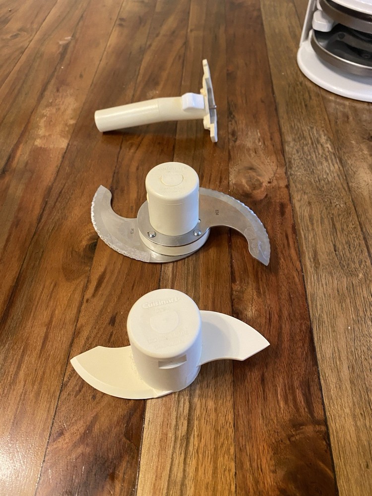 Cuisinart 11 Cup Food Processor Silver Black with Blades, Discs, Storage Case