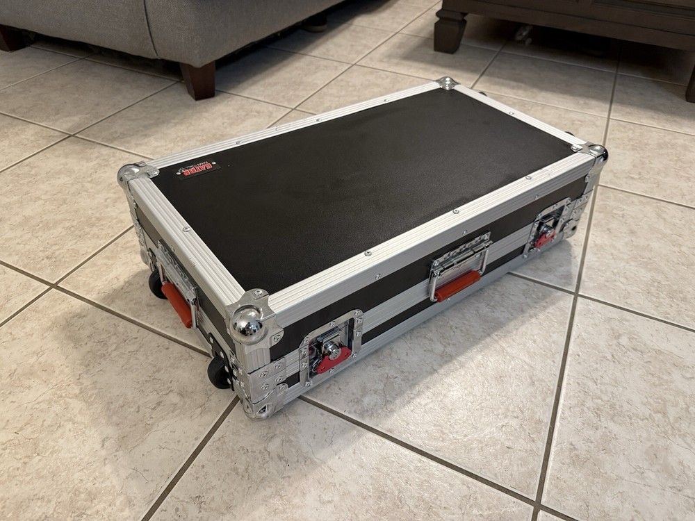Gator GTOUR Flight Case for DJ Controller
