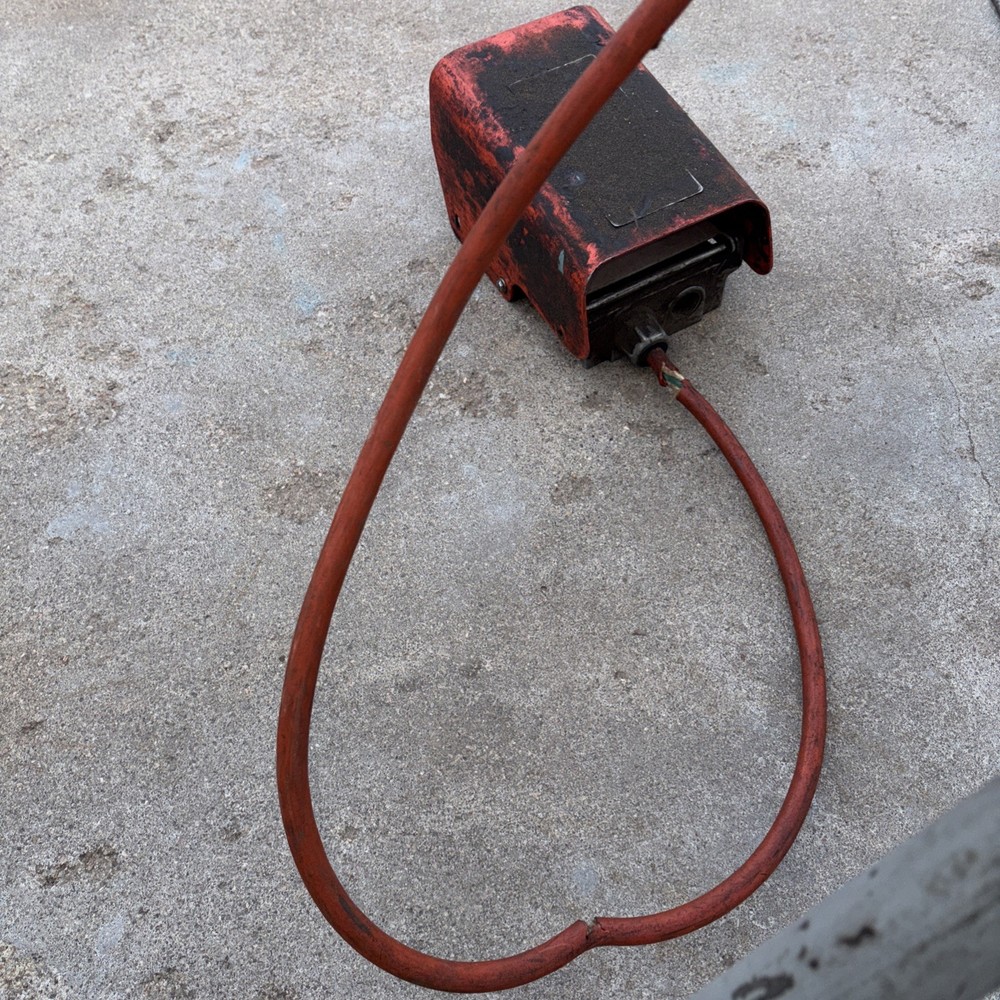 RIDGID 300 PIPE THREADING MACHINE + FOOT SWITCH & CARRIAGE/ TESTED/WORKS