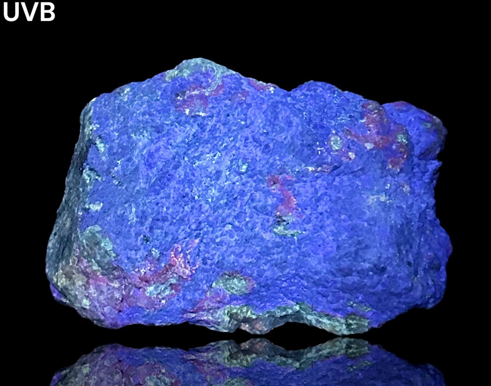 942 Gr. Fluorescent Phosphorescent Tenebrescent Hackmanite, Unknown On Matrix