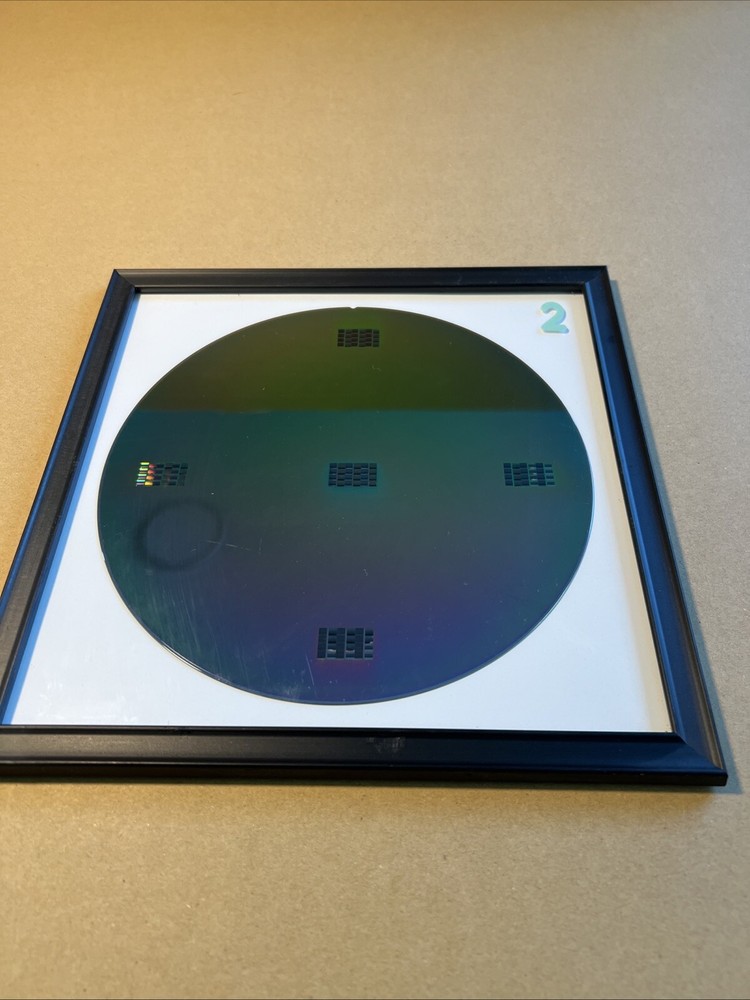 200mm pattern Silicon wafer Collection   735um Wafer Come With A Frame
