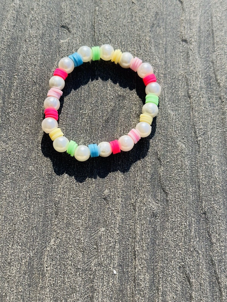 1 Colorful clay bead braceled