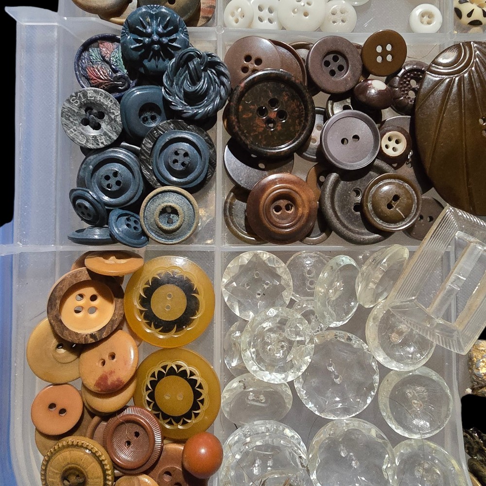 Large Assortment Antique Buttons Bakelite Celluloid MOP China Paste Button Lot