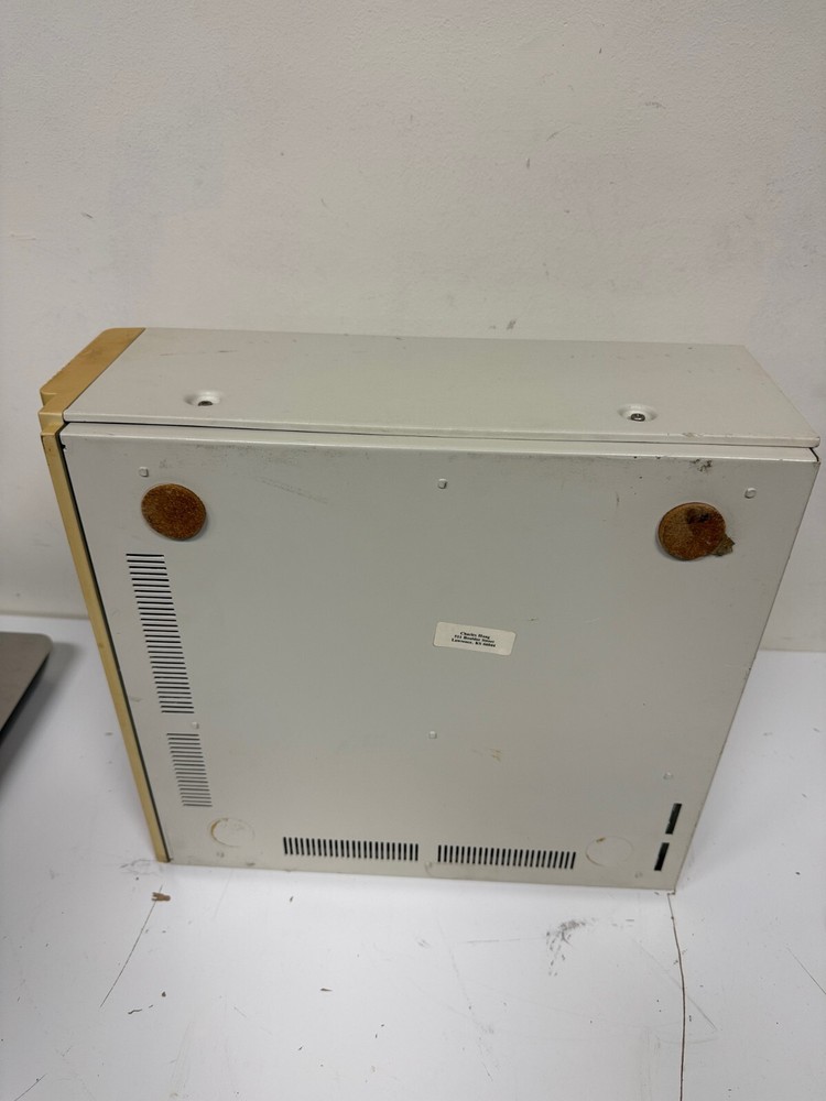Vintage LEADING EDGE Model: DC-2011 Computer - Tested to turn on