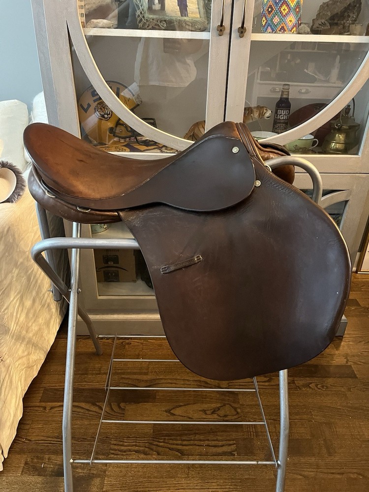 18" Barnsby English Saddle - Excellent Condition