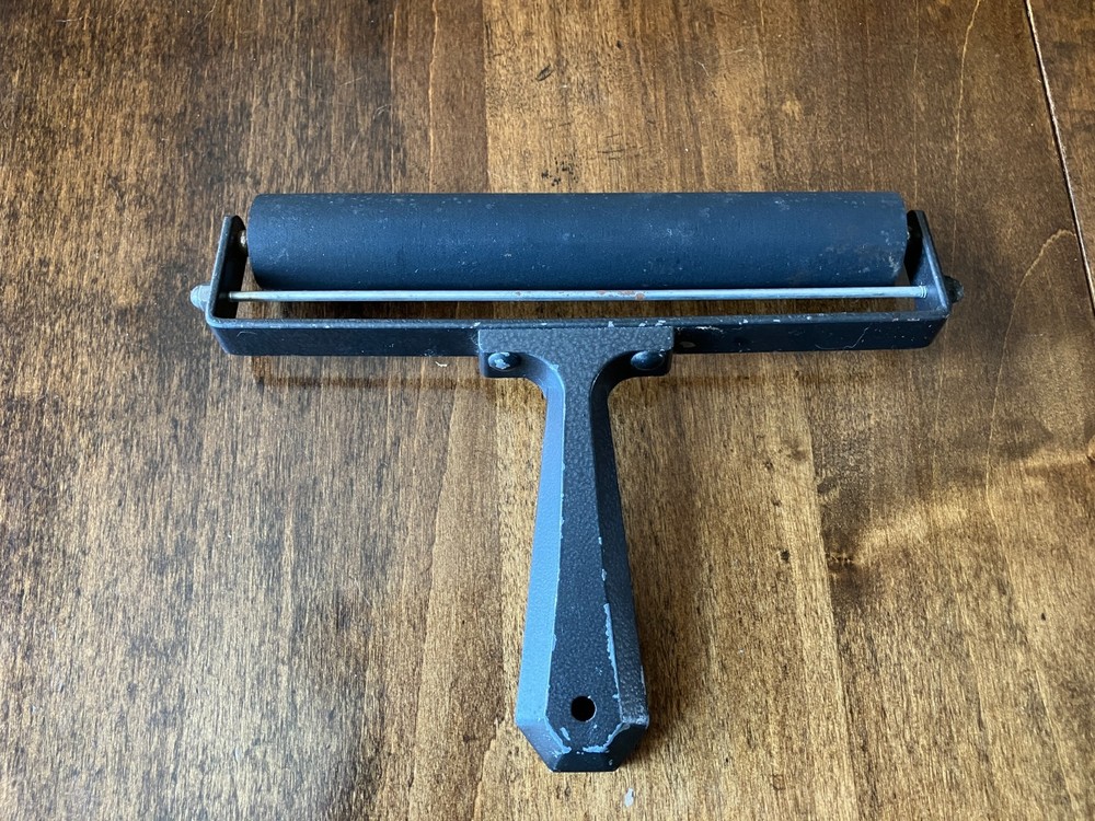 Vintage Testrite Iron & Rubber Roller