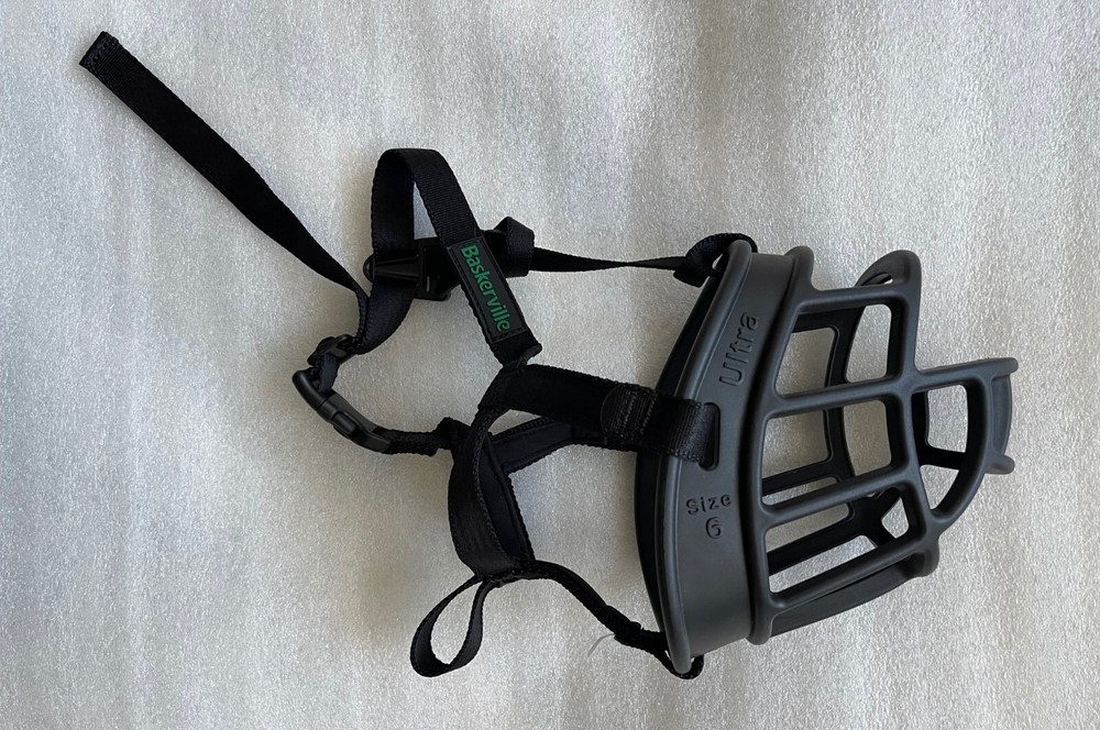 BASKERVILLE, SIZE 6 ULTRA DOG MUZZLE, NWOT, NEW USED