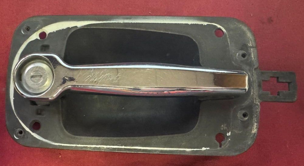 INTERNATIONAL DOOR HANDLE  INTEVA     16936365 DRIVERS / LEFT