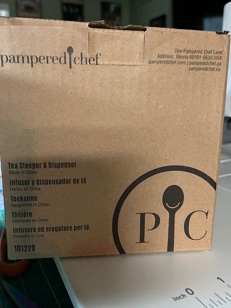 Pampered Chef Tea Steeper and Dispenser NIB