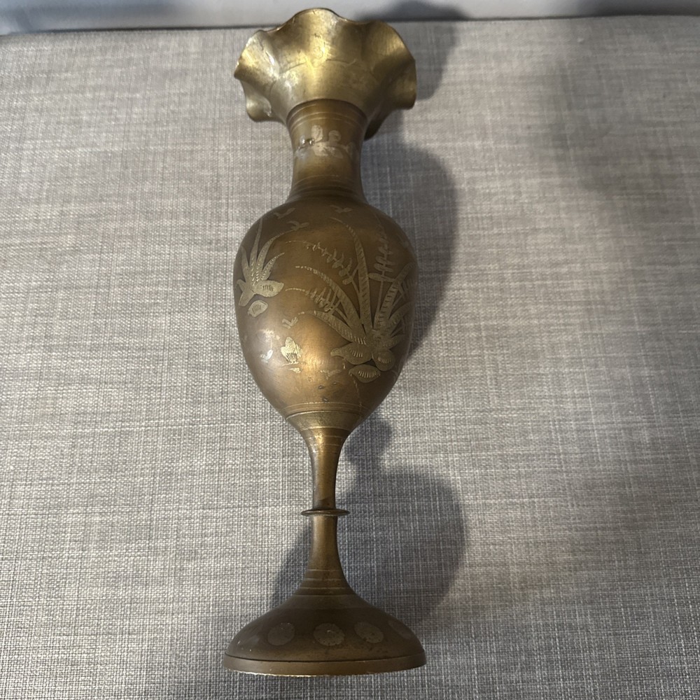 VTG SOLID HANDCRAFTED BRASS VASE/URN Scalloped Etched Elephant Boho INDIA
