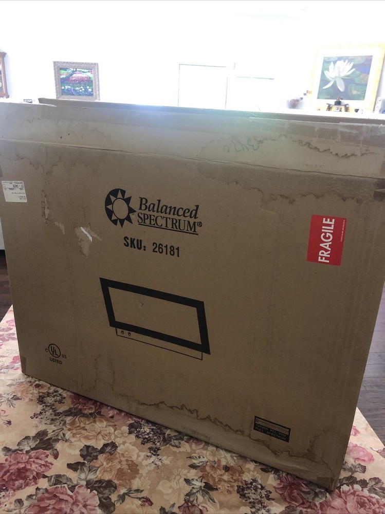Balanced Spectrum Daylight Window Shop Work Light NIB Open Box