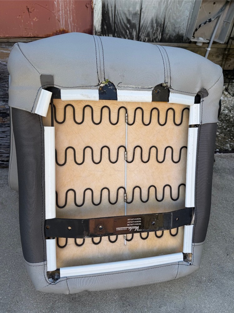 Bennington 22LX Captain Chair without base