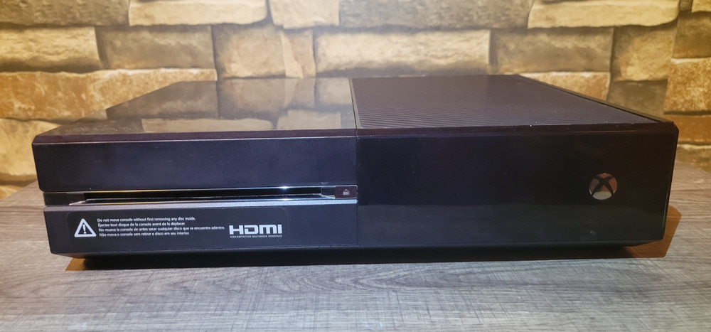 Xbox one console with power cord & HDMI cable Bundle with games