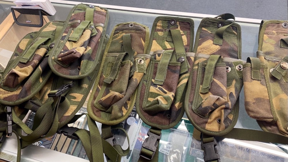 BRITISH MILITARY HOLSTER W/ MAG POUCH #_=