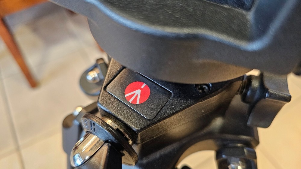 MANFROTTO  Tripod 3246 with 501 fluid head