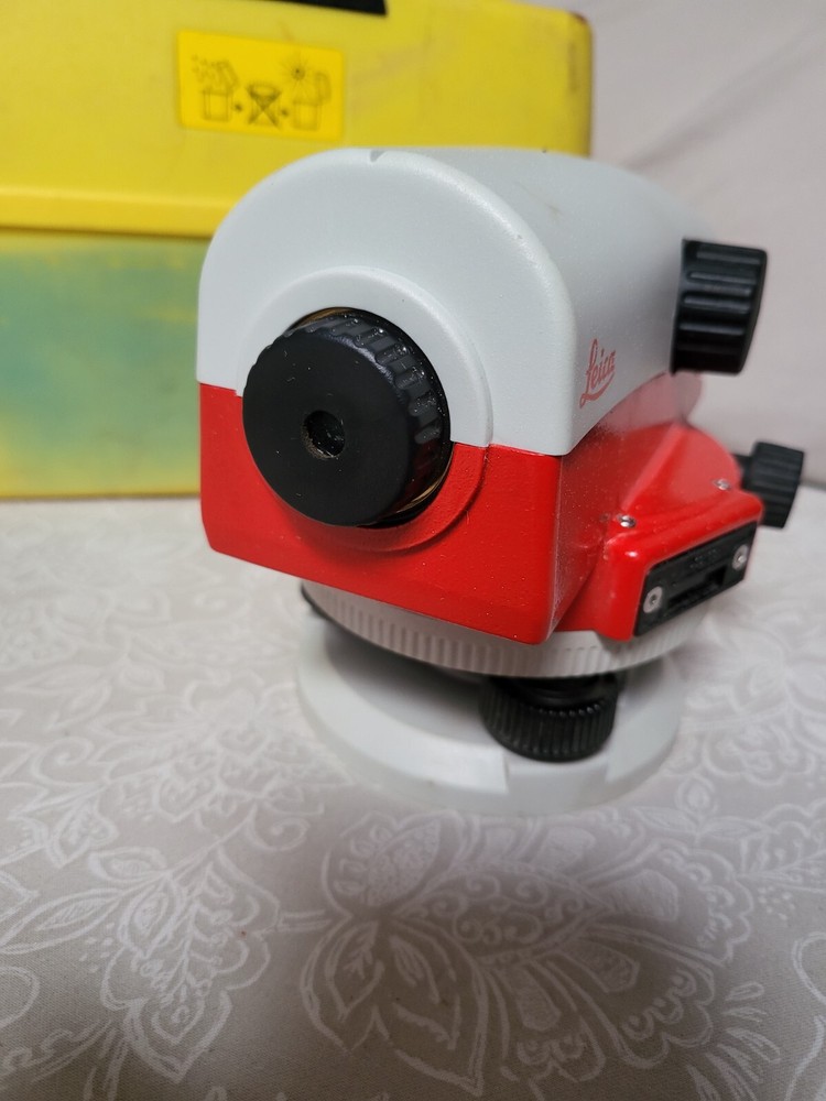 Leica NA724 Automatic Optical Level with Case Pre Owned Used