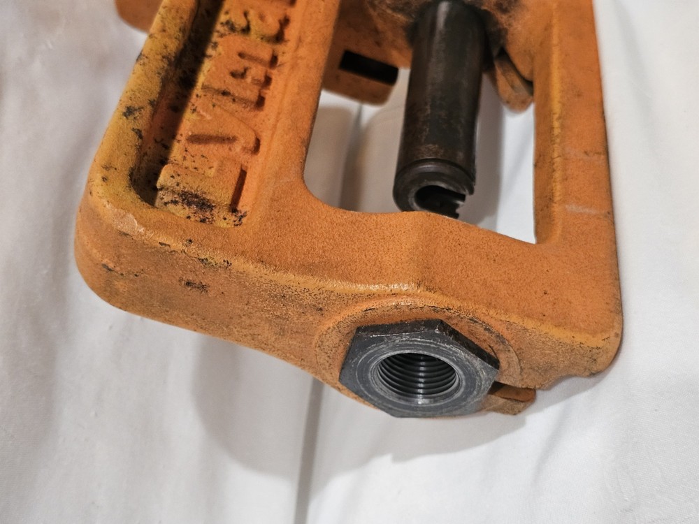 LYMAN ORANGE CRUSHER RELOADING PRESS CAST IRON SINGLE STAGE VINTAGE