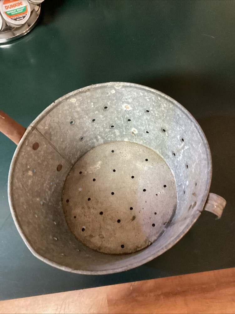 Vintage Galvanized Long Handle Metal Dipper Collender with Handle