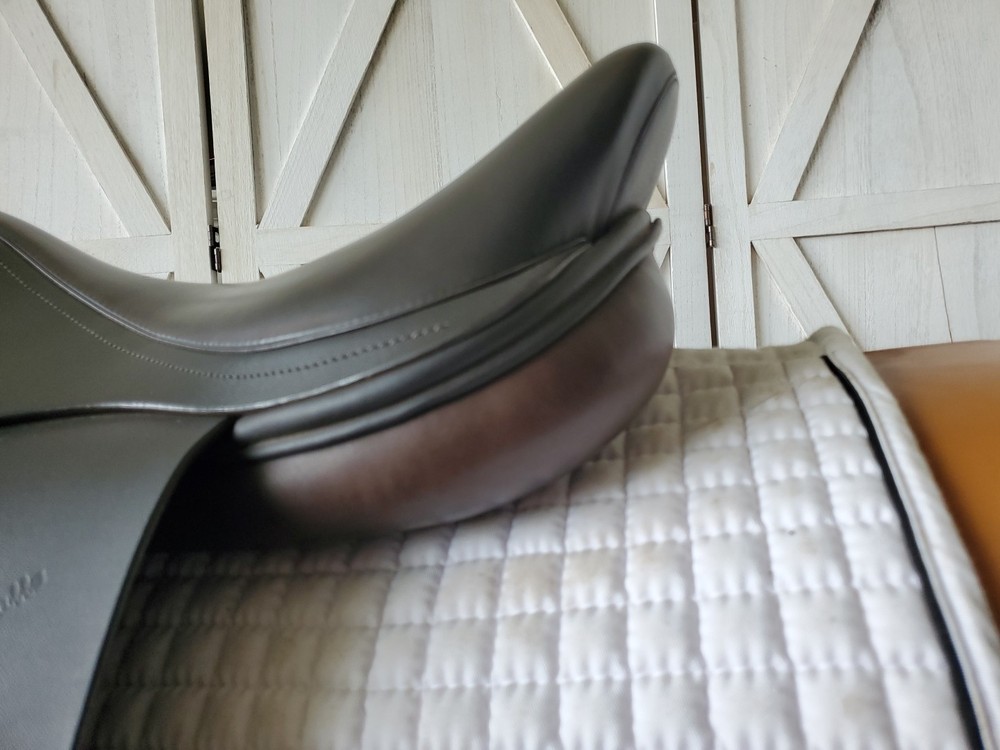 Harry Dabbs Avant GP Saddle 17"/MW